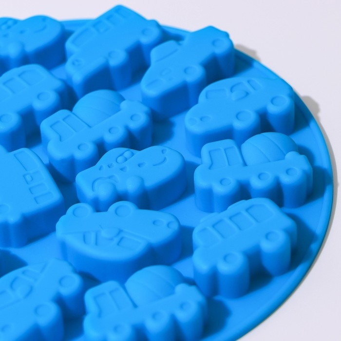 Форма для мармелада Доляна «Машинки», силикон, d=12 см, 17 ячеек, цвет фиолетовый Форма для мармелада Доляна «Машинки», силикон, d=12 см, 17 ячеек, цвет фиолетовый