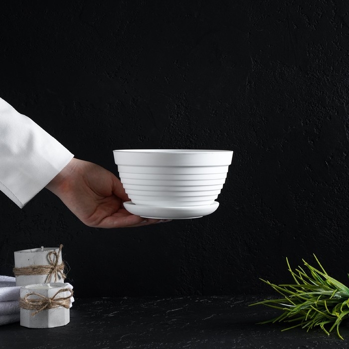 Горшок с подставкой &laquo;Алиса&raquo;, 0,7 л, цвет белый