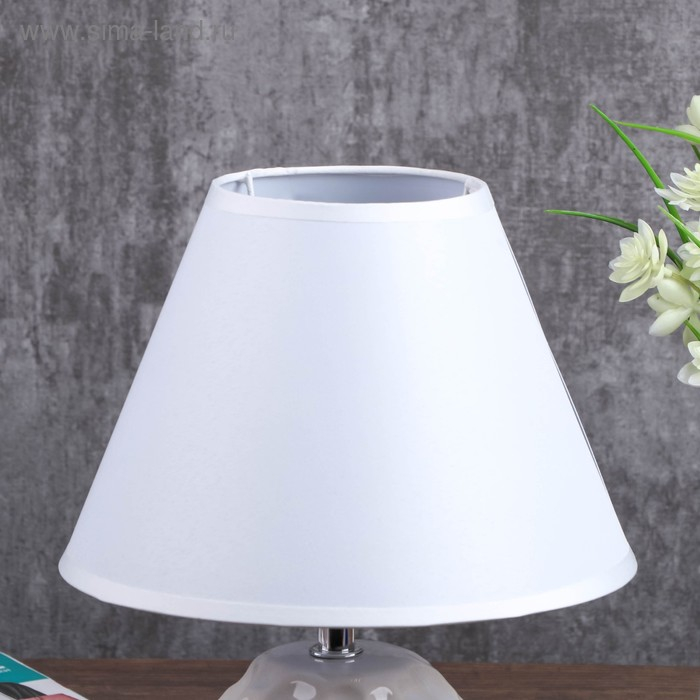 Лампа настольная "Монтела" 1x40Вт E14 белый 20х20х34 см.