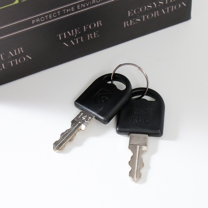 Сейф-книга дерево кожзам Сейф-книга дерево кожзам "Зелёная земля" 21х13х5 см