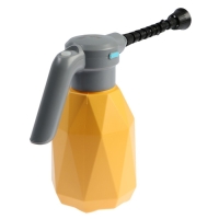 Опрыскиватель аккумуляторный ТУНДРА, 3.7 В, 2 Ач, 2 л, 0.7 л/мин, гибкая насадка Опрыскиватель аккумуляторный ТУНДРА, 3.7 В, 2 Ач, 2 л, 0.7 л/мин, гибкая насадка