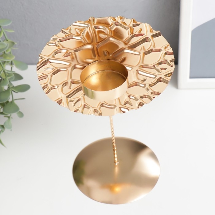 Подсвечник металл на 1 свечу Подсвечник металл на 1 свечу "Паутина времени" золото 26х14,5х11 см