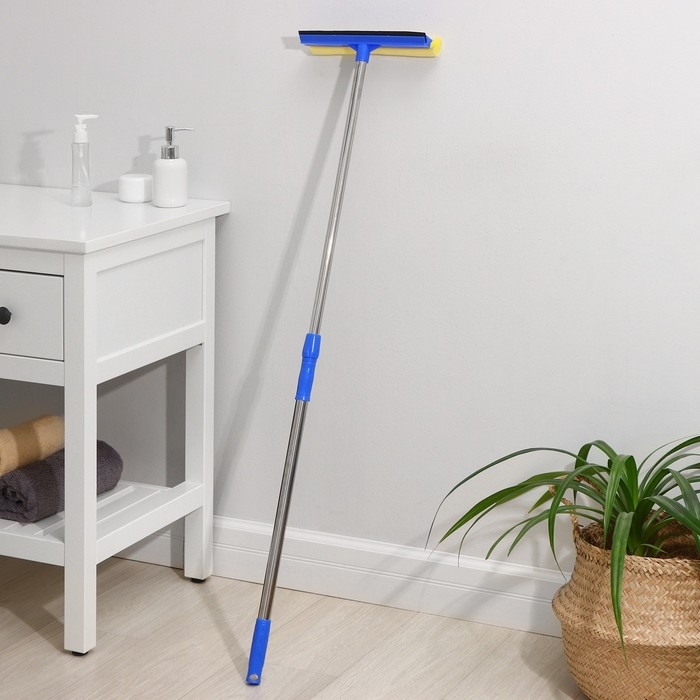 Окномойка с телескопической стальной ручкой и сгоном Доляна, 25&times;7&times;77(108) см, поролон