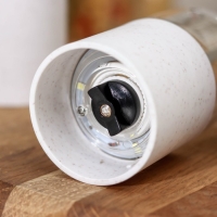 Мельница для специй Magistro Soft bamboo, керамический механизм, цвет белый Мельница для специй Magistro Soft bamboo, керамический механизм, цвет белый