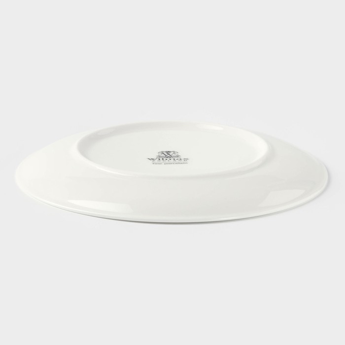 Тарелка фарфоровая пирожковая с утолщённым краем Wilmax Olivia Pro, d=15 см, цвет белый