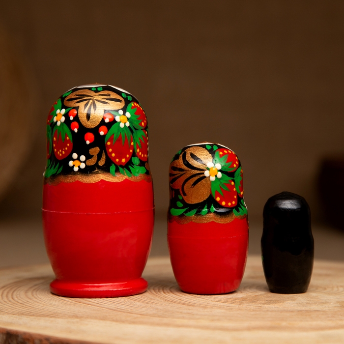 Матрёшка &laquo;Хохлома&raquo;, чёрный платок, 3 кукольная, 9 см