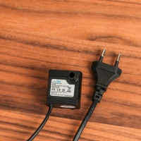 Фонтан "Дом под деревом, каменные кадки" 27х18 см (с подсветкой, без шарика) Фонтан "Дом под деревом, каменные кадки" 27х18 см (с подсветкой, без шарика)