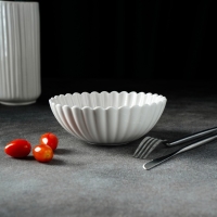 Салатник фарфоровый Magistro &laquo;Цветок&raquo;, 0,45 л, d=16 см, цвет белый