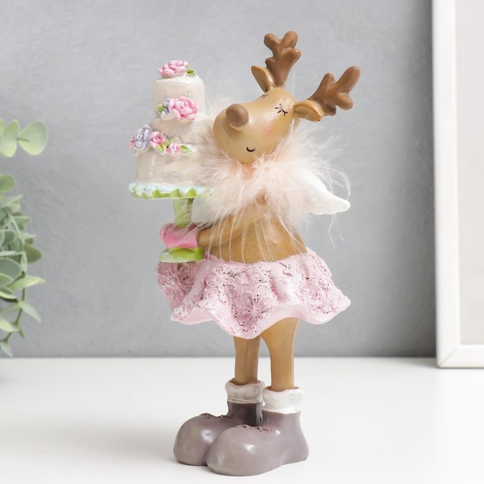 Сувенир полистоун Сувенир полистоун "Олениха в розовой юбочке с тортиком" 9,5х10х19,5 см
