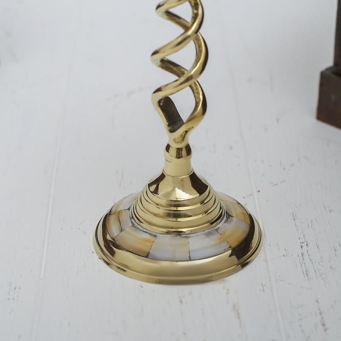 Подсвечник с перламутром Подсвечник с перламутром "Виражи" на 1 свечу, латунь 7,5х7,5х20,5 см