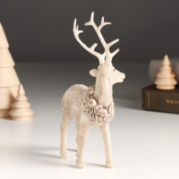 Сувенир полистоун "Серебристый олень с венком на шее" 8,6х4,5х15 см Сувенир полистоун "Серебристый олень с венком на шее" 8,6х4,5х15 см
