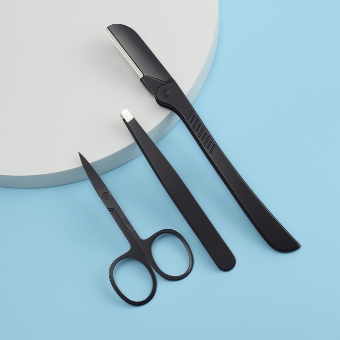 Маникюрный - косметический набор, 3 предмета, цвет чёрный Маникюрный - косметический набор, 3 предмета, цвет чёрный