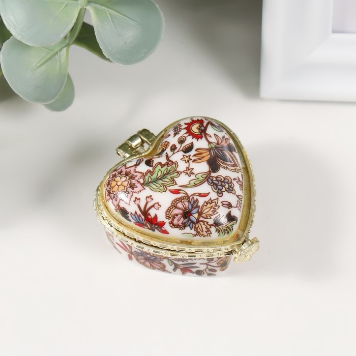 Шкатулка керамика сердце Шкатулка керамика сердце "Цветник" 4,1х4,2х2,4 см