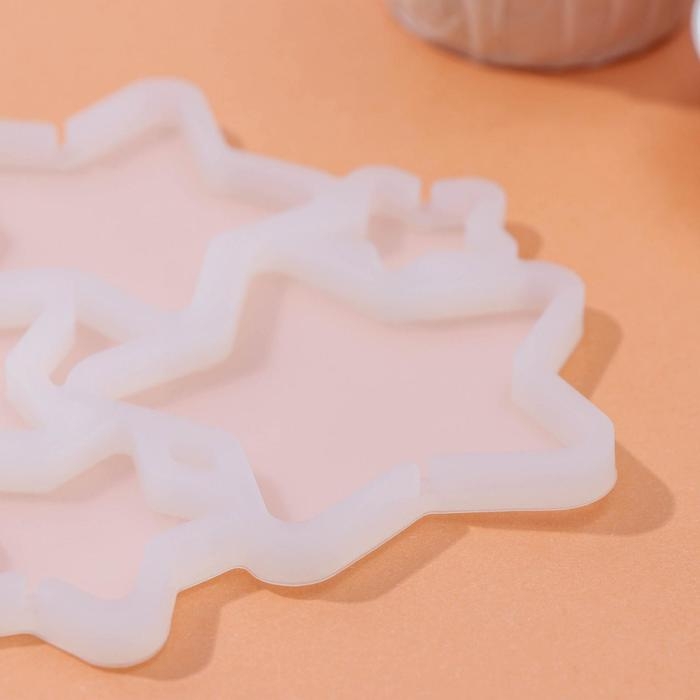 Форма для леденцов новогодняя Доляна &laquo;Звёзды&raquo;, силикон, 15,5&times;13,5&times;0,7 см, 6 ячеек, цвет белый