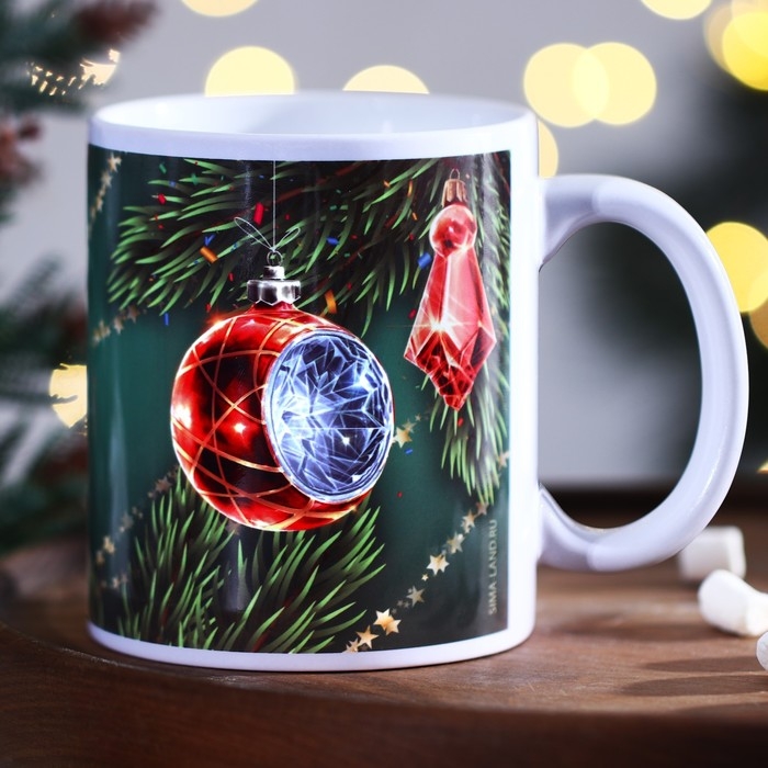 Кружка новогодняя керамическая &laquo;Новогодние игрушки&raquo;, 320 мл, цвет белый