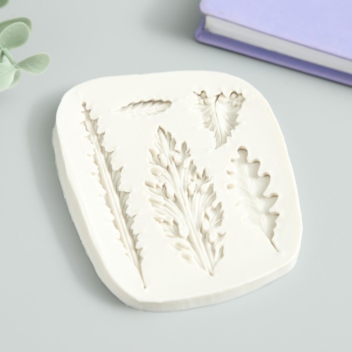 Молд силикон "Листья" 5 предметов 1х8х10 см