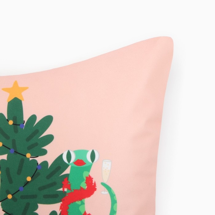 Новый год. Символ года. Змея. Чехол на подушку Этель &laquo;Хорошо сидим, девочки&raquo; 40х40 см, велюр