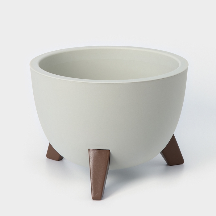 Кашпо на ножках «Флориан», 5.5 л (объём внутренней вставки 4.2 л), d=25 см, h=18.5 см, цвет белый ротанг Кашпо на ножках «Флориан», 5.5 л (объём внутренней вставки 4.2 л), d=25 см, h=18.5 см, цвет белый ротанг