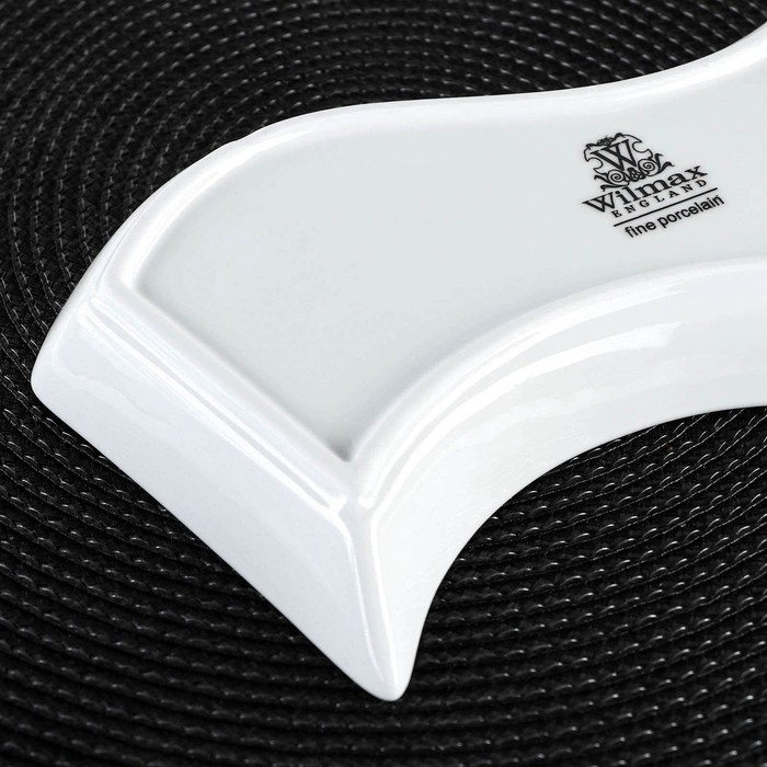 Блюдо фарфоровое Wilmax, 24&times;11 см, цвет белый