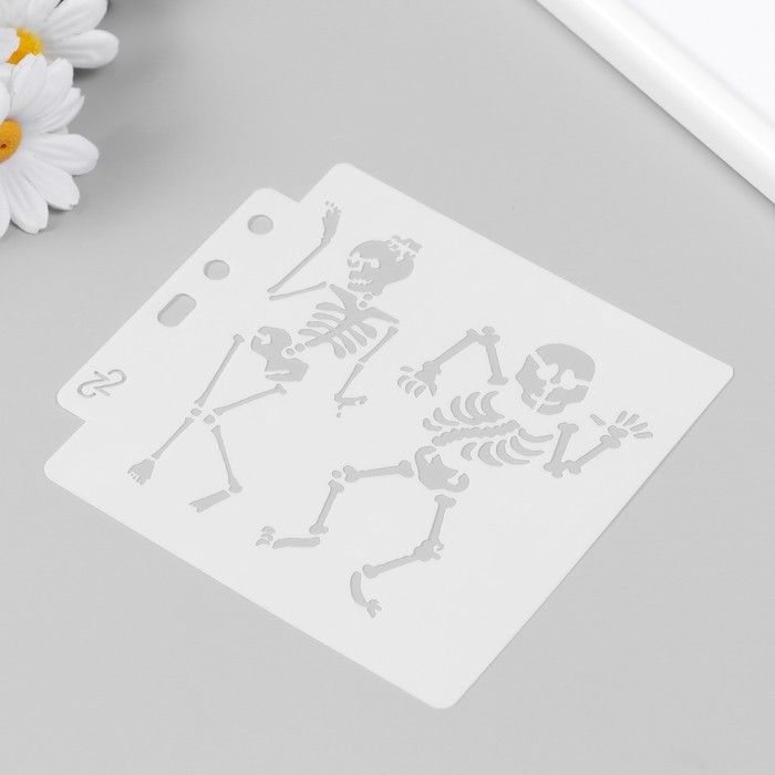 Трафарет пластик "Танцующие скелеты" 13х14 см