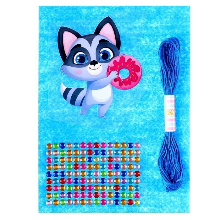 Набор для шитья. Игрушка из фетра своими руками с термонаклейкой &laquo;Енот с пончиком&raquo;&lrm;