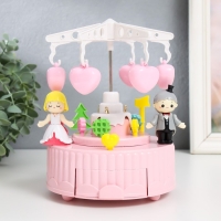 Шкатулка музыкальная механическая "Карусель - свадьба" розовая 13,5х13,5х20 см Шкатулка музыкальная механическая "Карусель - свадьба" розовая 13,5х13,5х20 см