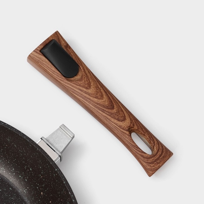 Сковорода кованая Magistro Granit, d=28 см, съёмная ручка soft-touch, антипригарное покрытие, индукция, цвет чёрный Сковорода кованая Magistro Granit, d=28 см, съёмная ручка soft-touch, антипригарное покрытие, индукция, цвет чёрный