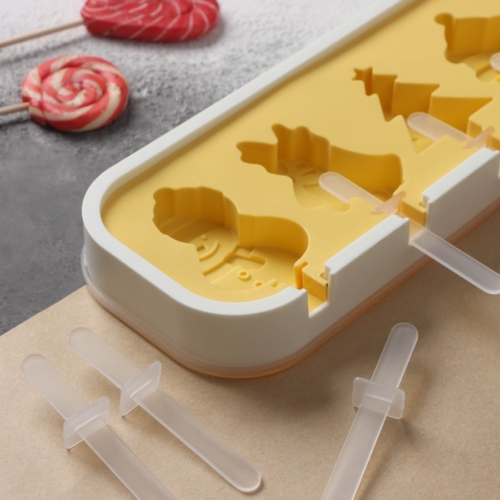 Форма для мороженого с крышкой новогодняя Доляна «Новый год», силикон, 24×10×3 см, 4 ячейки, с палочками, цвет жёлтый Форма для мороженого с крышкой новогодняя Доляна «Новый год», силикон, 24×10×3 см, 4 ячейки, с палочками, цвет жёлтый