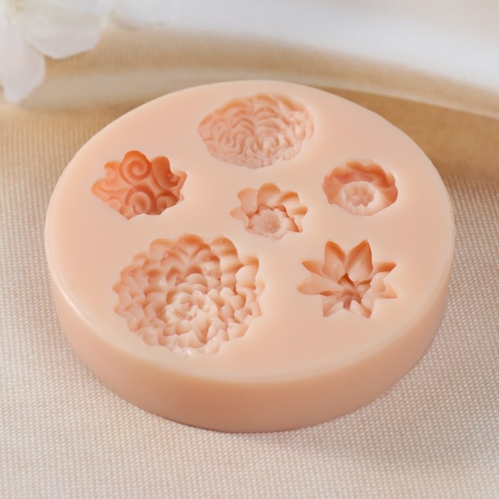 Молд силикон "Садовые цветы" 2,4х2,4х1,4  3х3х0,5  2,5х2,5х0,8  1,6х1,6х0,5  1,7х1,7х0,5  2,