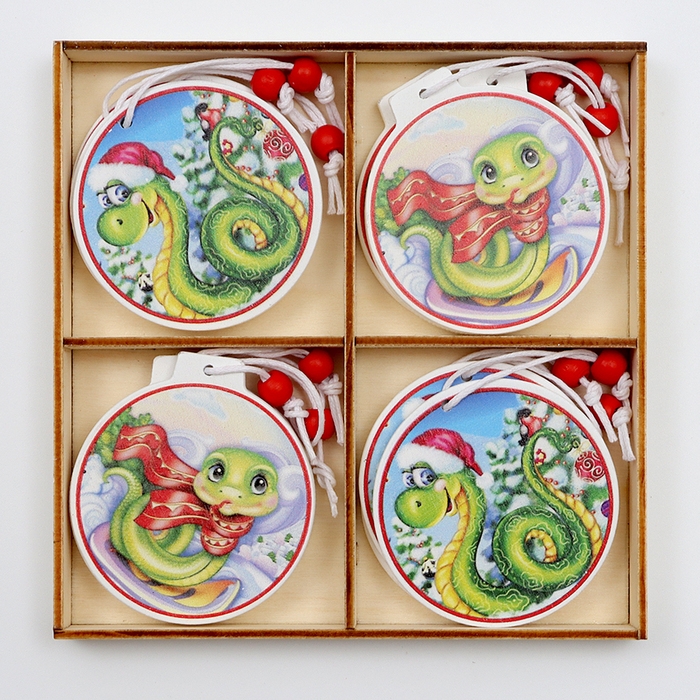 Набор подвесок в деревянной подарочной упаковке, 12 шт. Набор подвесок в деревянной подарочной упаковке, 12 шт.