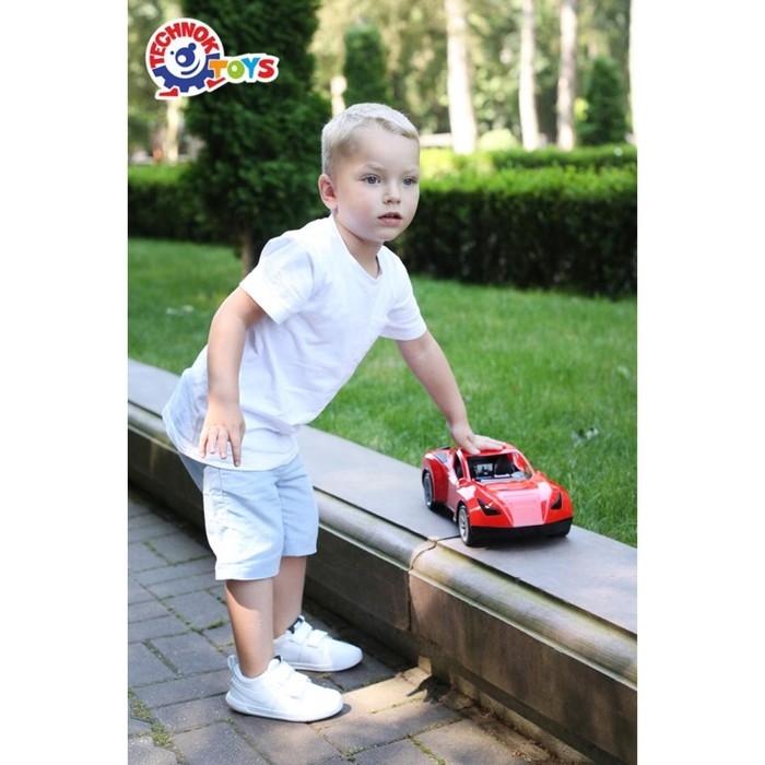 Автомобиль спортивный Автомобиль спортивный