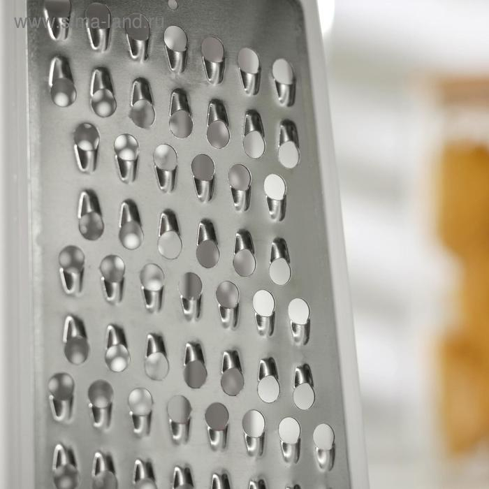 Тёрка с контейнером &laquo;Умелец&raquo;, 13,5&times;9&times;21,5 см, ABS-пластик, нержавеющая сталь, цвет белый