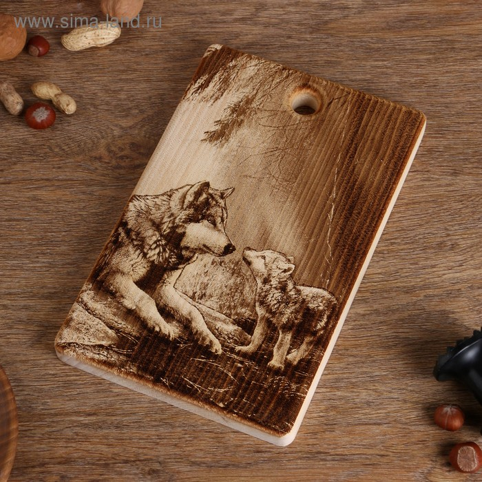 Доска из массива кедра &laquo;Волки&raquo;, прямоугольная, 18 &times; 28 см