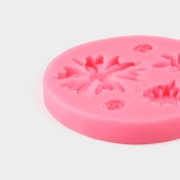 Молд «Цветочное ассорти», силикон, 10,5×10,5×1 см, цвет МИКС Молд «Цветочное ассорти», силикон, 10,5×10,5×1 см, цвет МИКС