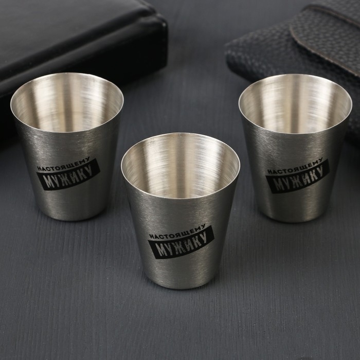 Подарочный набор &laquo;Настоящему мужику&raquo;, карты, домино, стопки 3шт