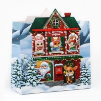 Пакет подарочный новогодний &laquo;Новогодний домик&raquo;, 25 х 27 х 10 см , Новый год