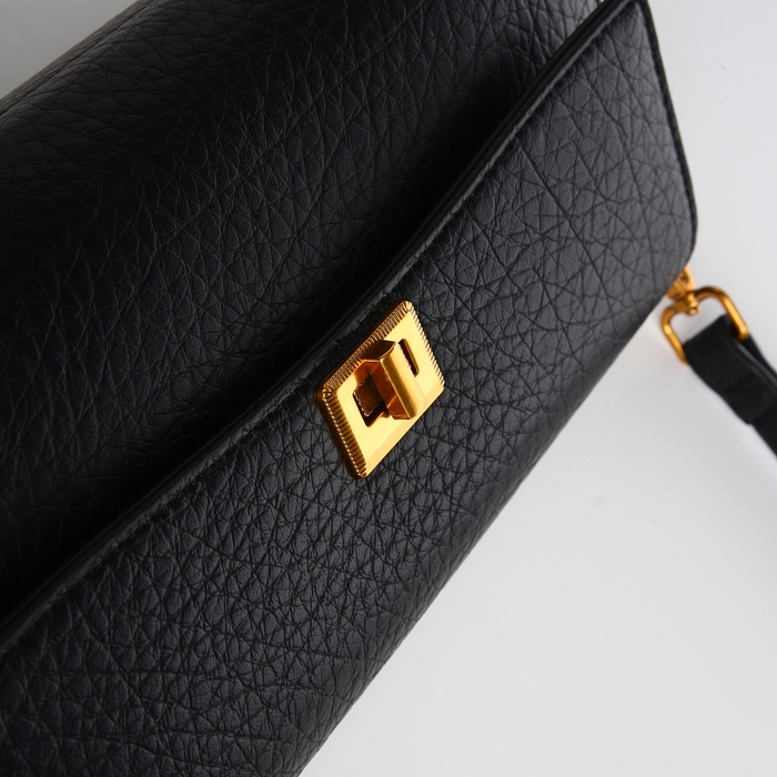 Сумка женская мессенджер на клапане TEXTURA, средний размер, цвет чёрный Сумка женская мессенджер на клапане TEXTURA, средний размер, цвет чёрный