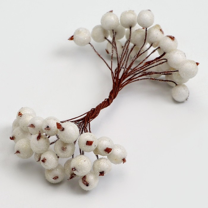 Новый год! Декоративные ягодки, белого цвета, 7 &times; 6 &times; 7 см, 40 ягод