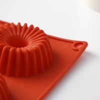 Форма для выпечки Доляна &laquo;Кекс&raquo;, силикон, 29&times;17&times;2 см, 8 ячеек (5,8&times;2 см), цвет коричневый