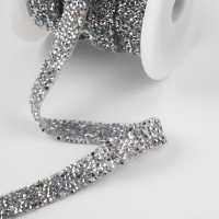 Стразы термоклеевые, с голографией, ширина - 15 мм, 4,5 ± 0,5 м, цвет серебряный Стразы термоклеевые, с голографией, ширина - 15 мм, 4,5 ± 0,5 м, цвет серебряный