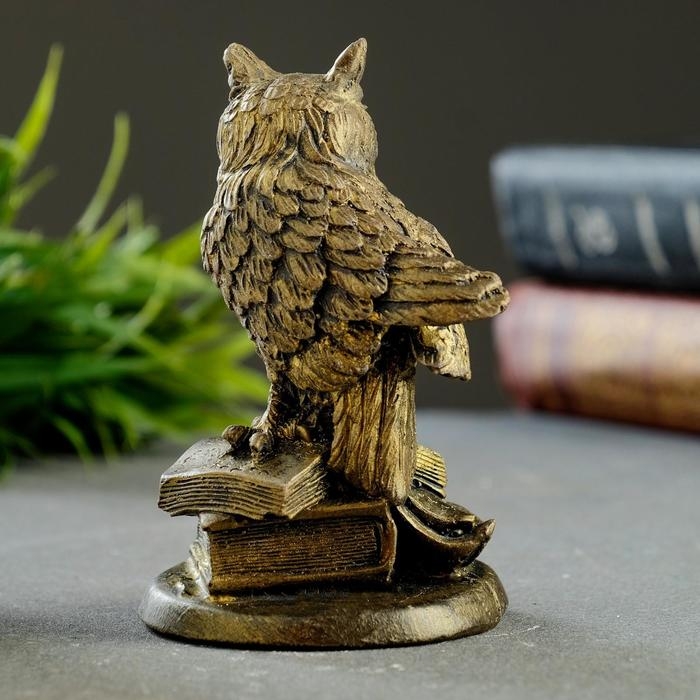 Фигура Фигура "Филин на книгах" состаренное золото 11х7х7см