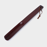 Ложка для обуви деревянная, с петелькой, 30&times;4 см, цвет коричневый