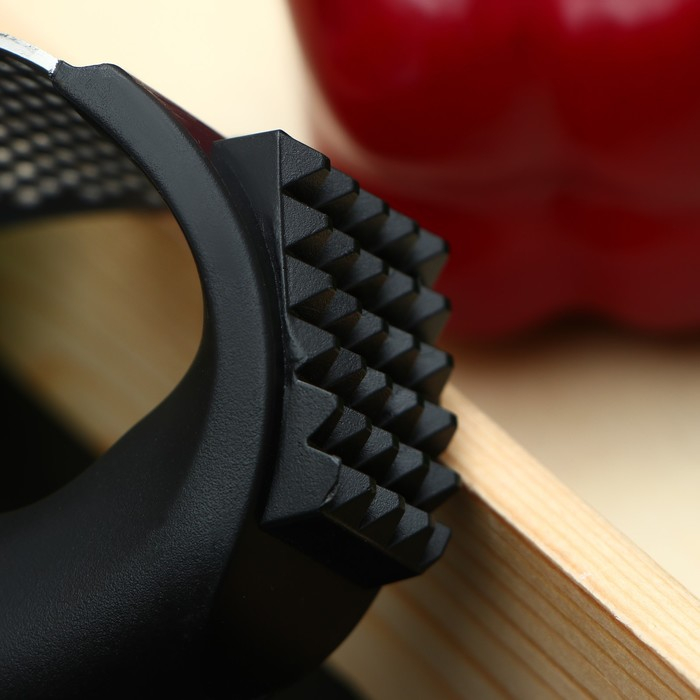 Пресс для чеснока Magistro &laquo;Велес&raquo;, 11&times;7&times;5 см, цвет чёрный