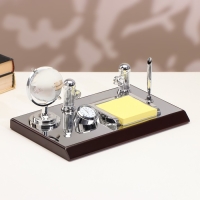 Набор настольный канцелярский 5в1 с часами Набор настольный канцелярский 5в1 с часами