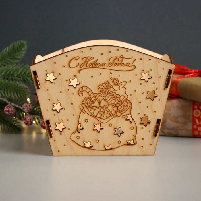 Новогодняя корзинка-шкатулка Новогодняя корзинка-шкатулка "Подарки" 18х12х15 см