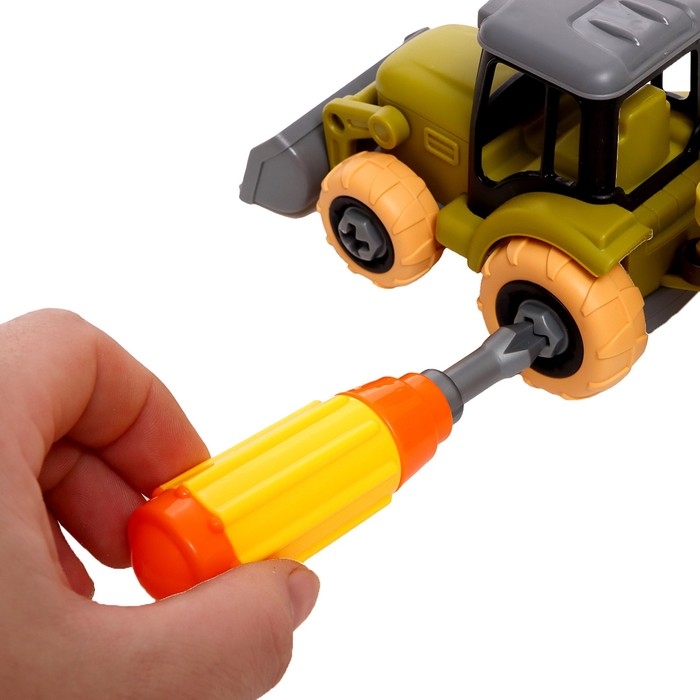 Конструктор винтовой &laquo;Трактор с прицепом&raquo;, с отвёрткой, и аксессуарами