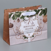 Пакет подарочный новогодний крафтовый горизонтальный &laquo;Новогодние игрушки&raquo;, MS 23 х 18 х 10 см, Новый год