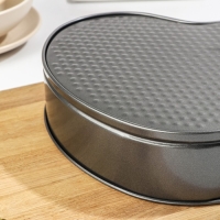 Набор форм для выпечки разъёмных Доляна &laquo;Элин. Сердце&raquo;, 3 предмета: 23/25/29&times;6 см, антипригарное покрытие, цвет чёрный