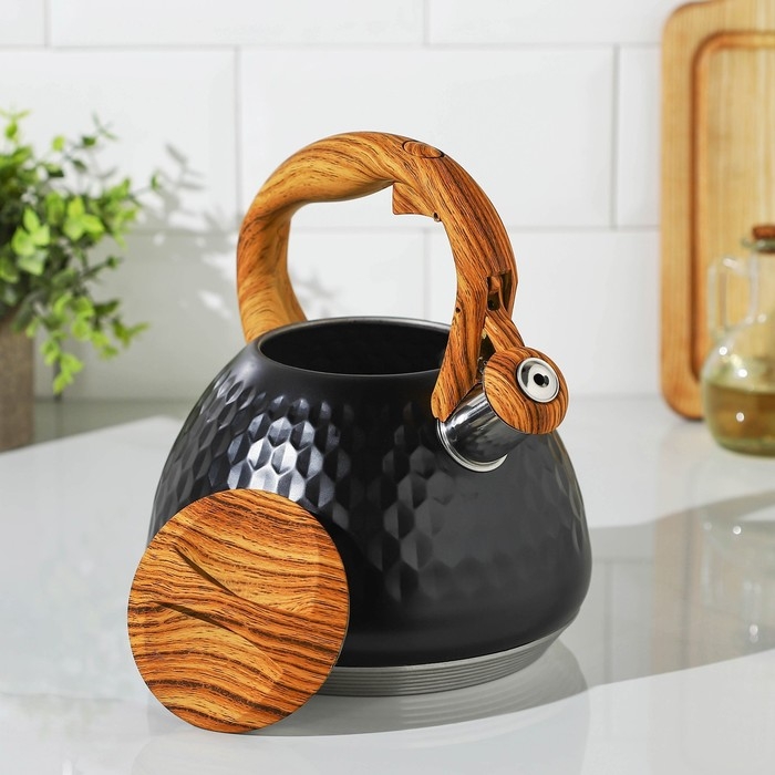 Чайник со свистком из нержавеющей стали Magistro Heat, 3 л, ТРС, индукция, ручка soft-touch, цвет чёрный Чайник со свистком из нержавеющей стали Magistro Heat, 3 л, ТРС, индукция, ручка soft-touch, цвет чёрный