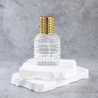 Флакон для парфюма, с распылителем, стеклянный, 30 мл, цвет прозрачный/золотистый Флакон для парфюма, с распылителем, стеклянный, 30 мл, цвет прозрачный/золотистый